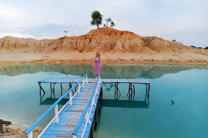 Bintan Sand Dunes and Blue Lakes Half-Day Tour with Lunch - Guides, cars, and the private-tour promise