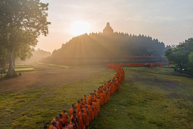 Borobudur Climb To The Top, Prambanan Temple And Ramayana Ballet - Borobudur: the climb is worth the effort