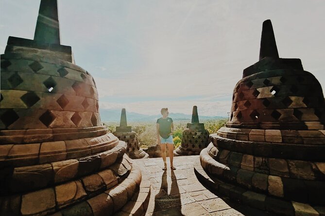 Borobudur Climb To The Top, Prambanan Temple, Yogyakarta Palace - Borobudur: the day’s essential visit
