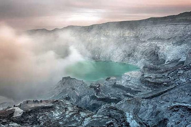 Borobudur & Prambanan in Yogyakarta, train to Malang, hike Bromo & Ijen // 4D3N - The long road to Bondowoso