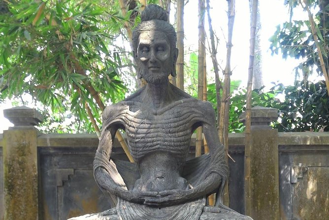 Borobudur Temple Climb To The Top & Prambanan Temple - 1 day tour - Borobudur from the upper terraces