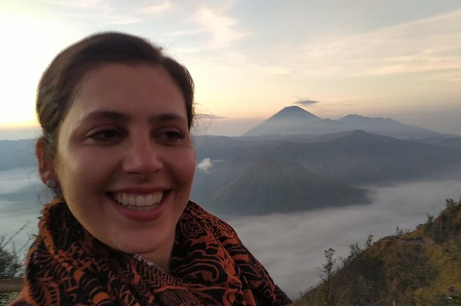 Bromo Adventure - Breakfast and hot drinks after the cold morning