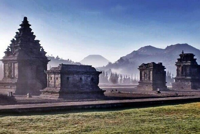 Dieng Plateau with Sikunir Sunrise Full-Day Tour - Batu Ratapan Angin and Telaga Warna