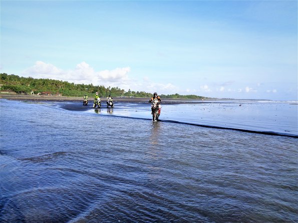 Dirt Bike Tours with fully trained Guides - full day tours with relax time frame - Why this Bali ride feels different