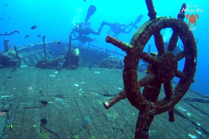 Dive at Tulamben Bali USS Liberty Ship Wreck - Exploring the USAT Liberty’s metal hull