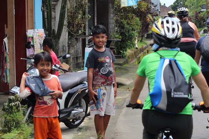 Downhill Cycling Ubud with Volcano, Rice Terrace and Educational - Starting the morning with breakfast in Ubud
