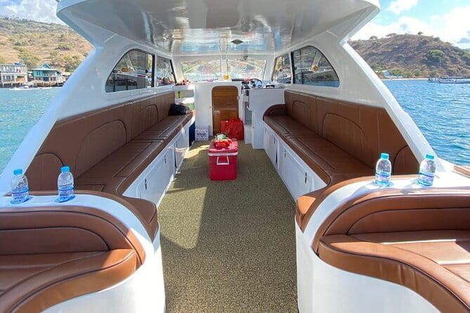 Early Morning Private Komodo Speedboat Tour - Taka Makassar and the open-water pause