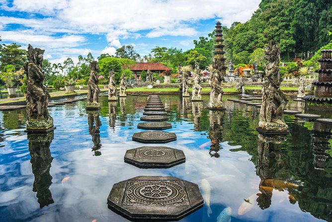 East Bali Tour: Gate of Heaven, Water Palace, Sleeping Gajah - The dam viewpoint and East Bali scenery