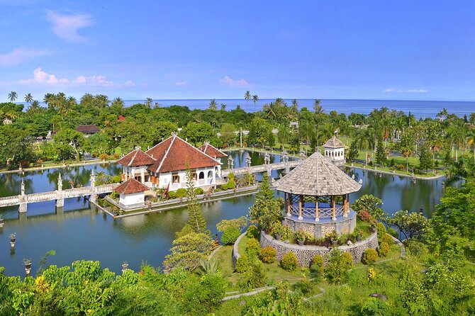 East Bali Tour: Lempuyang Temple - Gate of Heaven, Tirta Gangga, Virgin Beach - The private-car advantage