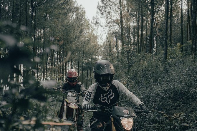 East Java Dirt Bike Tours - Getting comfortable with a manual dirt bike