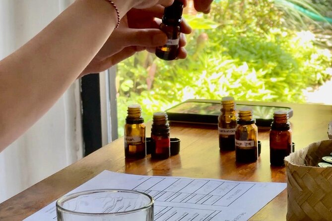 Essence Alchemy Workshop: create self-love blends in Ubud - Choosing essential oils with your senses