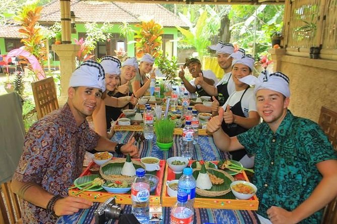 Exclusive Authentic Balinese Cooking Class at Family home - Payangan Market: start with ingredients and local life