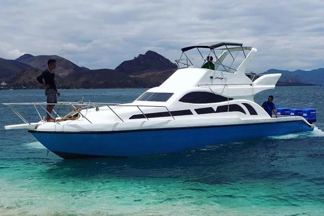 Exclusive Early Bird Komodo Tour: Beat the Crowds by Speed Boat - Taka Makassar and Manta Point