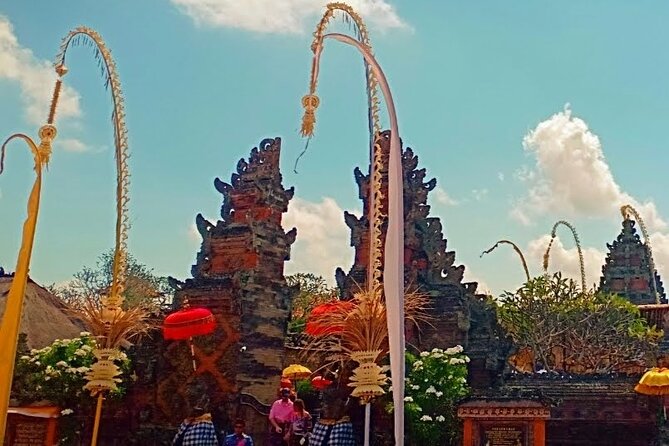 Experience Full Day to Bali Swing Temple and Monkey Forest - Lunch and the two package choices