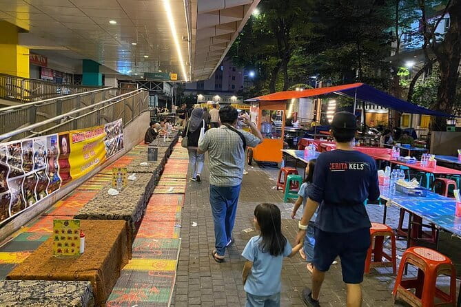 Experience Jakarta Street Food Scene with MRT Transportation - Why This Tour Makes Sense for First-Time Jakarta Visitors