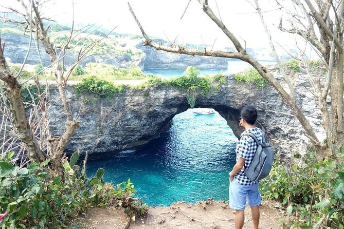 Explore The Nusapenida island In one Day - Kelingking Beach and the dinosaur cliff
