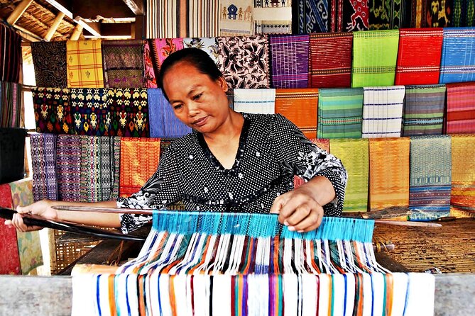 Explore Traditional Villages & to the South Coast - Sade: a traditional Sasak village visit