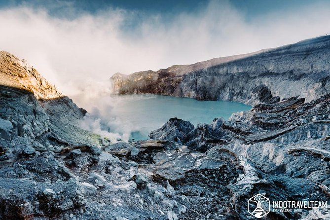 From Bali: 24-Hour Kawah Ijen Blue Flames, Dinner & Room - The 1 p.m. start and long road to Java