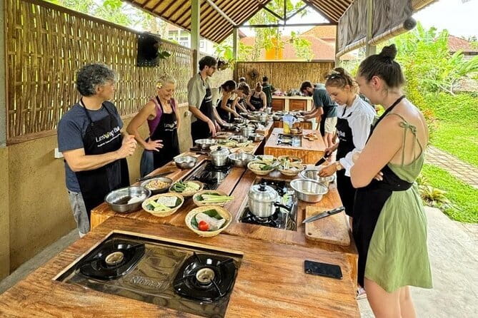From Ubud: Authentic Cooking Class Visit Traditional Market - A private class changes the pace