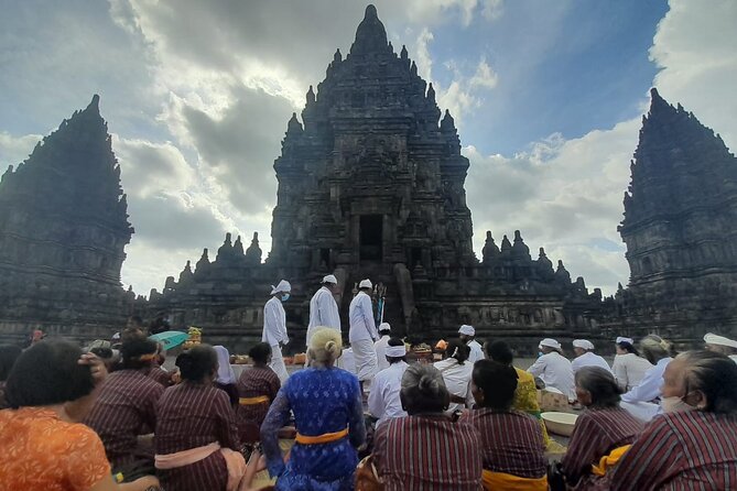 From Yogyakarta: Borobudur and Prambanan Temples in 1 Day - Returning to Yogyakarta by about 5 p.m.