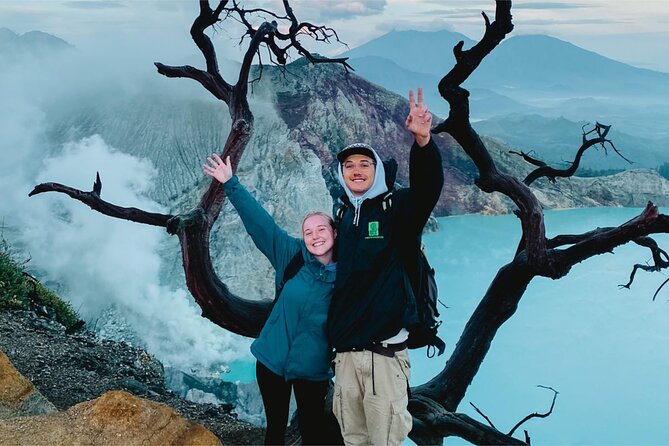 From Yogyakarta: Bromo Sunrise & Ijen Volcano with Bali Drop-off - What the transport and group size mean for you