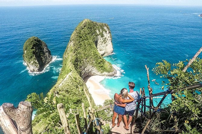 Full-Day Nusa Penida Island Private Tour with Local Guide - Finding your guide on Nusa Penida
