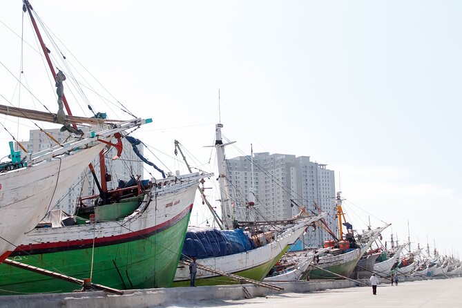 Full Day Private Jakarta Tour(Inc Lunch, Puppet show, & Souvenir) - Why a private Jakarta tour can save your day