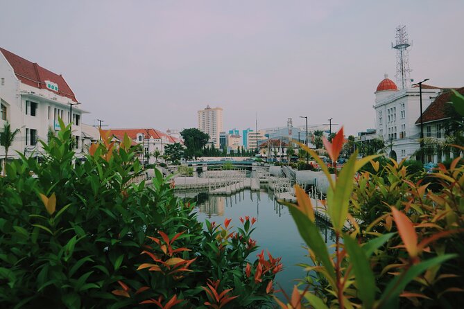 Full Day Private Jakarta Tour(Inc Lunch, Puppet show, & Souvenir) - One hour in Old Town Batavia