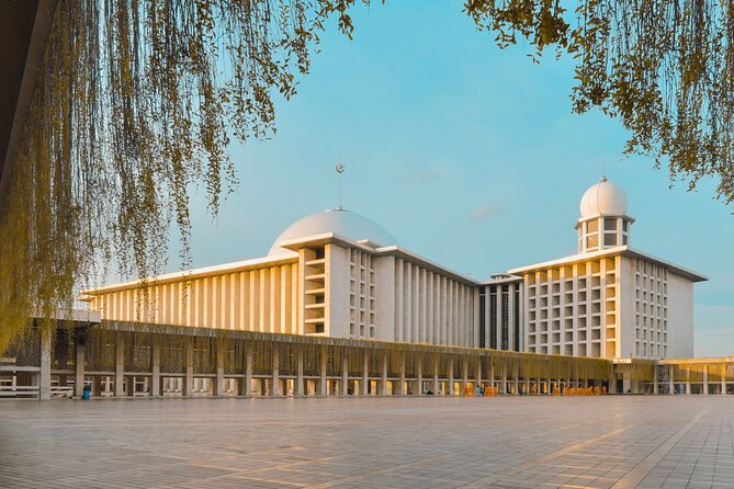Full Day Private Jakarta Tour(Inc Lunch, Puppet show, & Souvenir) - Dharma Bhakti Temple and Jakarta’s Chinese-Indonesian story