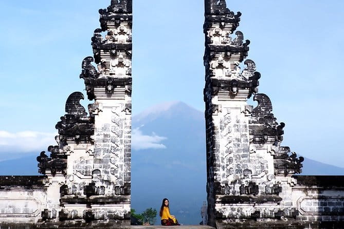 Full day Ubud and Tanah Lot tour - What the private car and driver-guide add