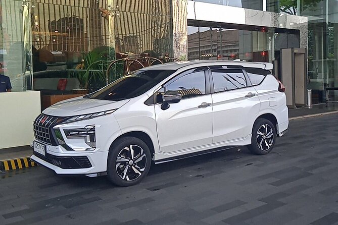 Fullday 10 hours rent a car in Jakarta city with toll & parking - What this Jakarta car hire really offers