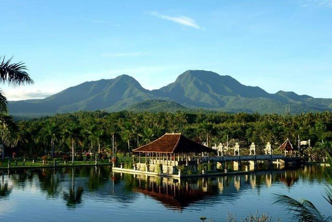 Gate Heaven Lempuyang Tirta Gangga East Bali Private Guided Tour - Goa Lawah, a sacred temple by the coast