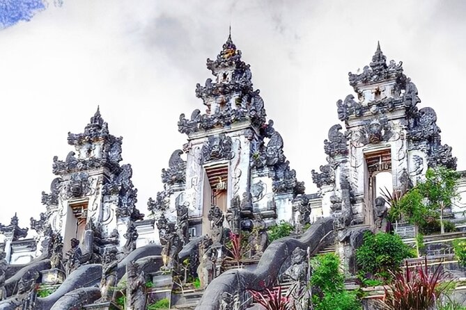Gates of Heaven Tour: Tirta Gangga - Kanto Lampo Waterfall - Candidasa Lotus Lagoon and the Short Photo Stop