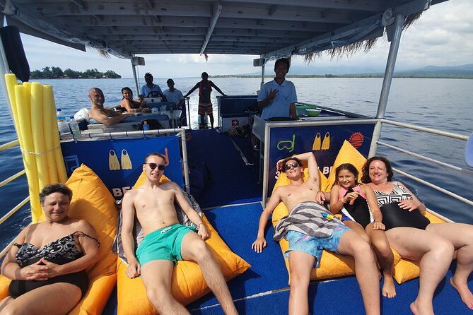 Gili Hai 3 Islands BBQ Sunset Cruise - Gili Meno and the underwater statues