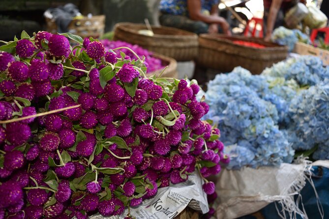Half-Day Private Personalized Shopping Tour in Ubud - Moving from market stalls to Tegallalang makers