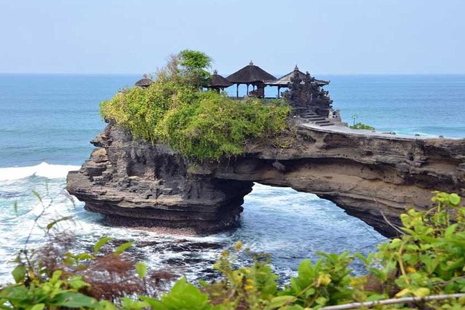 Half Day Tour: Tanah Lot Sunset & Taman Ayun Temple Included Entrance Ticket - Taman Ayun: a quiet start in Mengwi