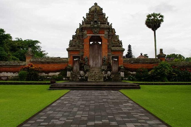 Half Day Tour: Tanah Lot Sunset & Taman Ayun Temple Included Entrance Ticket - Tanah Lot before sunset