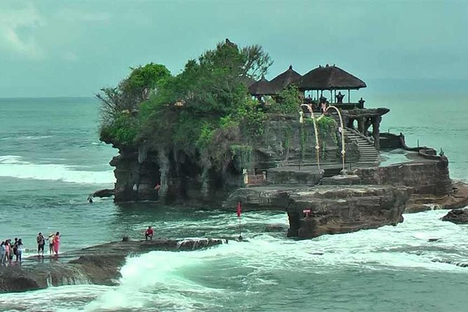 Half Day Tour: Tanah Lot Sunset & Taman Ayun Temple Included Entrance Ticket - The drive from Mengwi to the coast