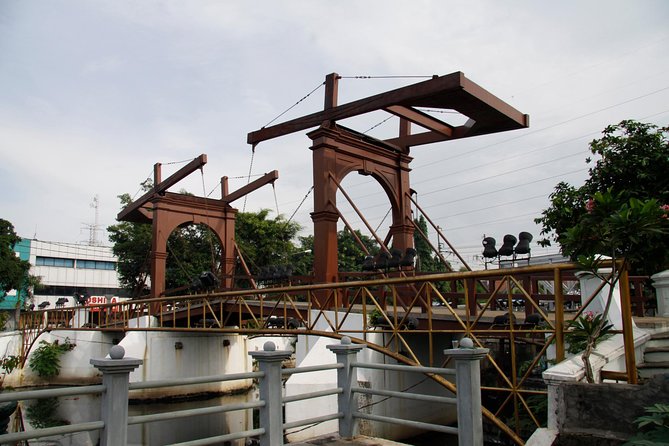 Halfday Excursion Old city Batavia with Lunch and Souvenir - Lunch, the souvenir, and the real value of $70