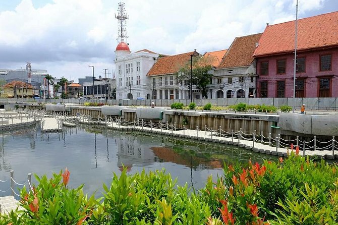 Halfday Excursion Old city Batavia with Lunch and Souvenir - Glodok Chinatown and Dharma Bhakti Temple