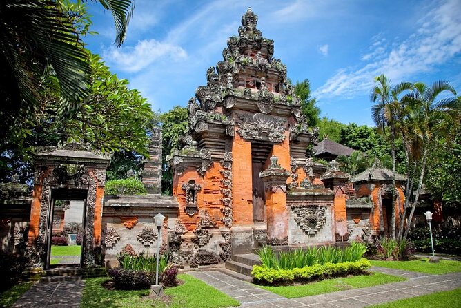 Highlights & Hidden Gems of Bali: Private City Tour - Puputan Garden and a local cafe finish