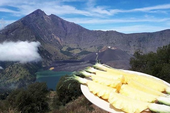 Hiking Rinjani Volcano To Crater rim Senaru 2 Days, Group - Syam Trekker - Lunch at Post 3 and the final climb