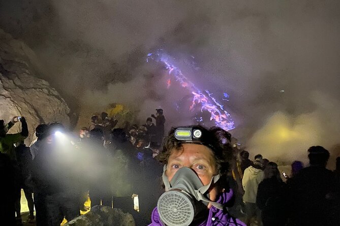 Ijen Blue Fire Trekking - Meeting the sulfur miners