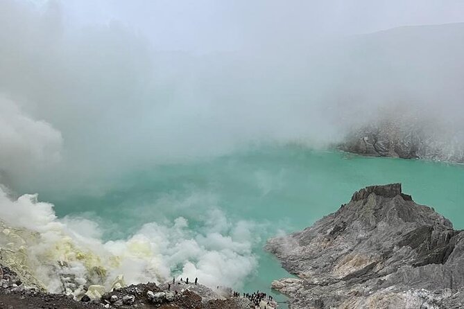 Ijen Crater Tour - Blue fire, with an important safety limit
