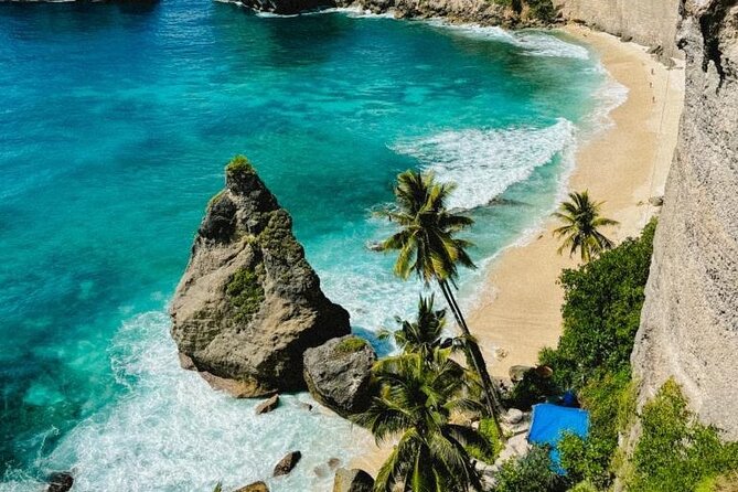 Instagram Iconic Nusa Penida Tour (All-Inclusive) - Atuh Beach and its rock formations