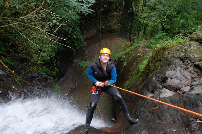Intermediate canyoning tour in Bali " Maboya Canyon " - Why the eight-person limit matters