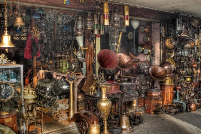 Jakarta City Tour: Shopping & Culinary Experience - Starting at Jalan Surabaya’s antique stalls
