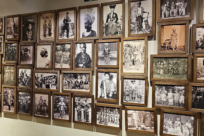 Jakarta: Miniature Park, National Museum & Traditional House Tour - Merdeka Square and the National Monument