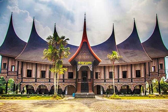 Jakarta: Miniature Park, National Museum & Traditional House Tour - The Indonesian Museum, a short cultural introduction