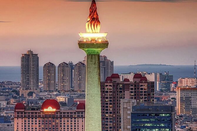 Jakarta Night Tour with Dinner at Café or Food street - Starting with Jakarta’s National Monument